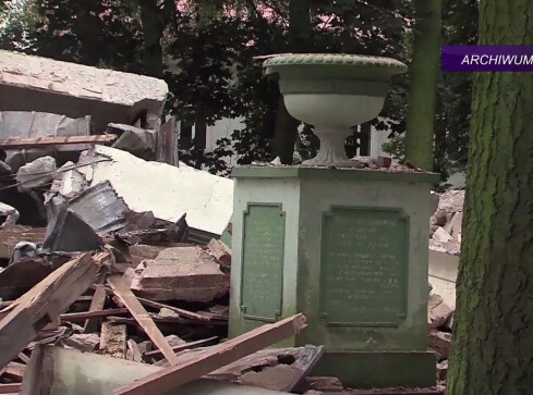 Prokuratura zbada, czy pod mauzoleum nadal znajdują się szczątki ż - grafika