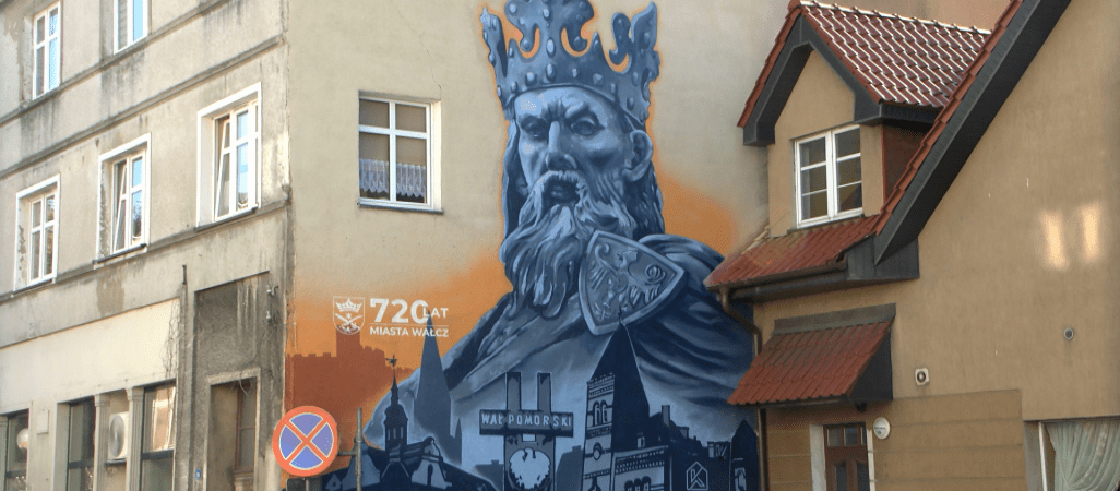 Czy czujesz na sobie srogi wzrok Kazimierza Wielkiego? Spokojnie, to tylko mural
