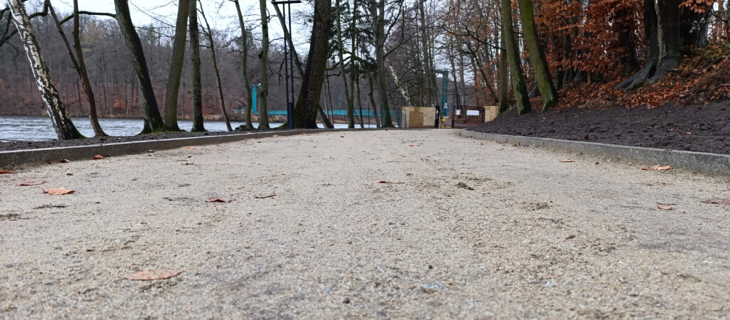 Remont ścieżki nad jeziorem Raduń 
