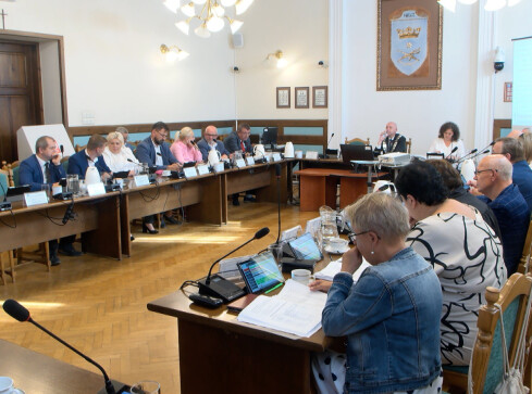Dodatkowe 2 mln zł na kino kością niezgody  - grafika