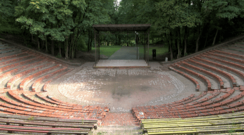 Remont zabytkowego amfiteatru  - grafika