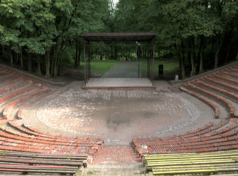 Remont zabytkowego amfiteatru  - grafika