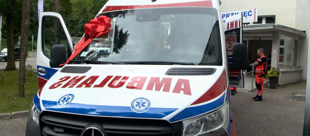 Nowa karetka i sprzęt do diagnostyki endoskopowej w wyrzyskim szpitalu