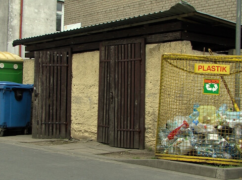 UOKiK sprawdził, jak i dlaczego drożeją śmieci - grafika