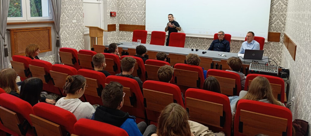 Marcin Józefaciuk o cyberprzemocy w szkole 