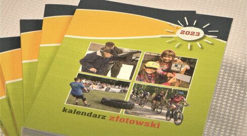 Niezwykły kalendarz wydała biblioteka  - grafika
