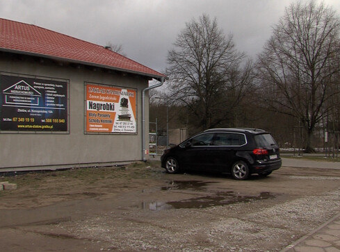 „To zwykła ludzka złośliwość". Spór o parking przy cmentarzu - grafika