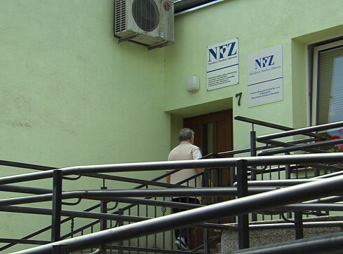 Przez tydzień byli bez lekarza. Ten pożegnał się... sms-em - grafika