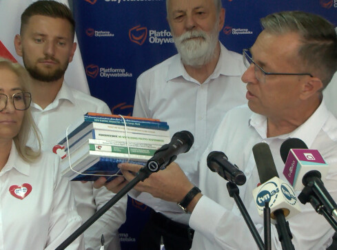 Piotr Głowski nie popełnił plagiatu - grafika