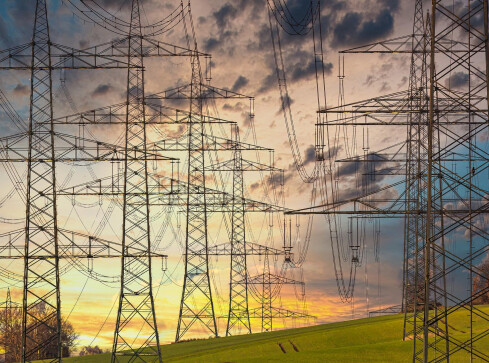 Ceny prądu ostro w górę. Czeka nas niełatwa zima - grafika