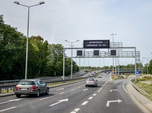 Od dziś rusza nowy system poboru opłat drogowych - grafika