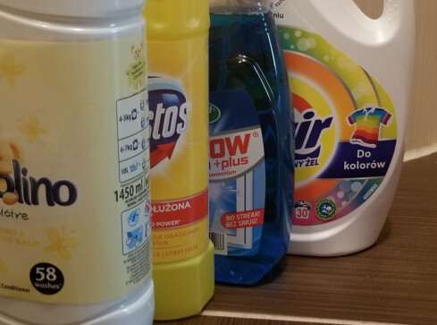 10 nieoczywistych zastosowań chemii, którą każdy ma w swoim domu - grafika