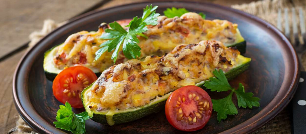 Koktajl, puszyste placki, zapiekana z warzywami. Proste przepisy na cukinię