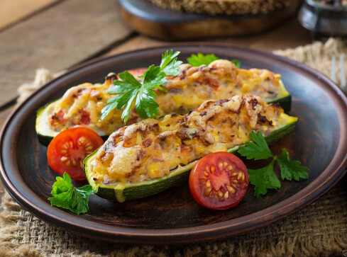 Koktajl, puszyste placki, zapiekana z warzywami. Proste przepisy na cu - grafika