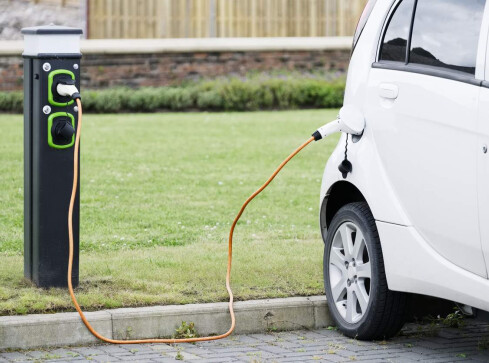 Państwo dopłaci do samochodów elektrycznych. Sprawdź, ile - grafika