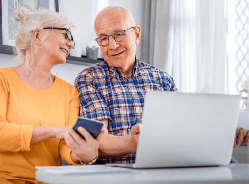 Bezpłatne szkolenia dla seniorów - grafika