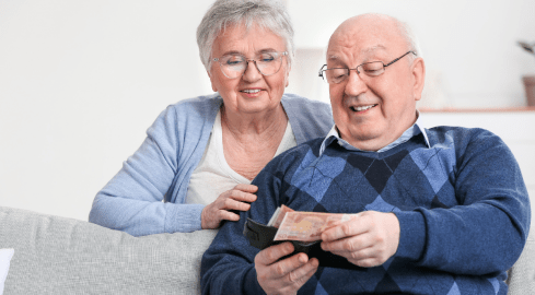 Bogaty sierpień dla niektórych emerytów  - grafika