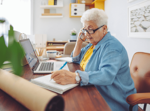 Rząd chce, żebyśmy pracowali dłużej. Kusi PIT-em-0 - grafika
