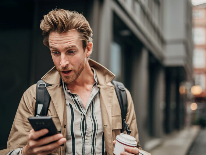 Nowy pomysł rządu. Zabierze pieniądze posiadaczom telefonów  - grafika