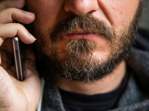 Ktoś dzwoni z twojego numeru i oskarża o pedofilię?  - grafika