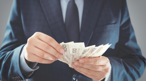Niższe podatki i zwolnienia z ZUS. Rząd ma propozycje dla 20 mln Pol - grafika