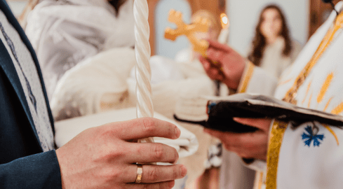 Polacy odchodzą od religii. Jedna z przyczyn się wyróżnia - grafika