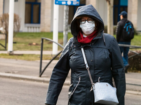 Lockdown, nauka zdalna, maseczki. Polacy powiedzieli, czego oczekują  - grafika