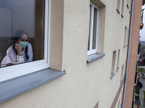 Od dziś zmieniają się zasady kwarantanny i izolacji  - grafika