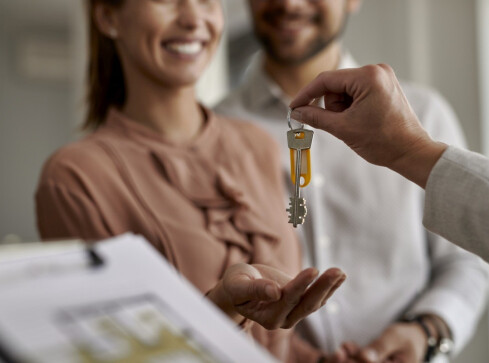 Ceny mieszkań nadal rosną. Są droższe nawet o ponad 20 proc. niż  - grafika