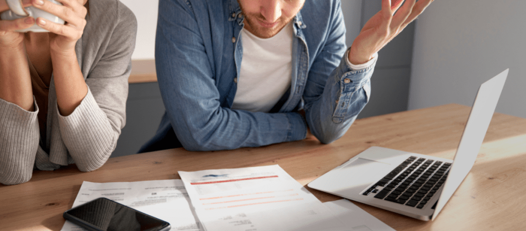 Zarzynają ich rosnące raty kredytów. Bankrutują, żeby przetrwać 