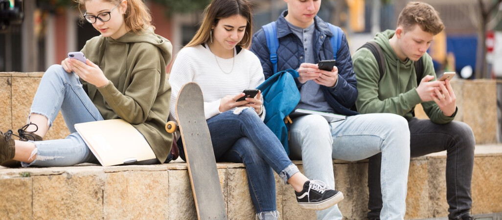 Bambik, git, oporowo? Zagłosuj na Młodzieżowe Słowo Roku 2023 