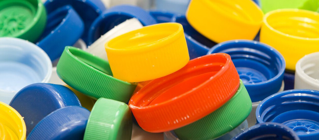 Co się dzieje z plastikowymi nakrętkami ze zbiórek? 