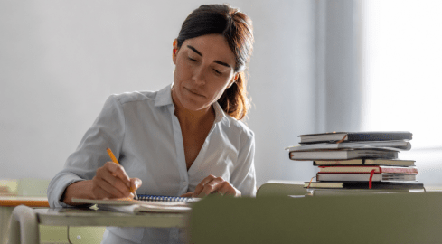 Nauczyciele przed wyborami mają dostać po 1125 zł  - grafika