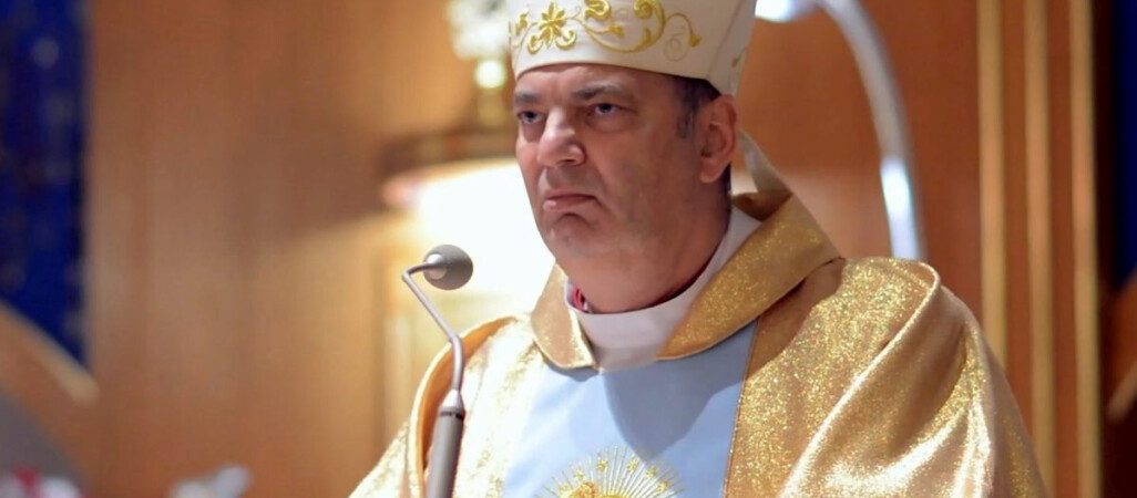 Biskup sosnowiecki odwołany. Domagali się tego wierni po głośnym skandalu w Dąbrowie