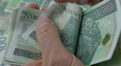 Pensja minimalna 2023. Rząd wyłożył karty na stół  - grafika