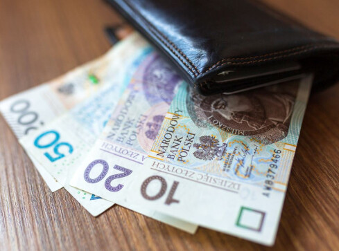 1300 złotych za nic. Gwarantowana pensja przez dwa lata  - grafika