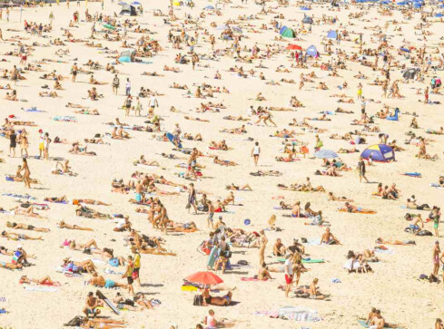 Kiedy jechać na wakacje, żeby uniknąć tłoku - grafika