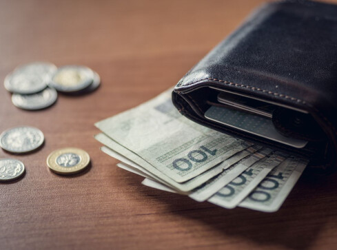 Polacy nie chcą płacić alimentów. Rekordzista zalega ma prawie mil - grafika