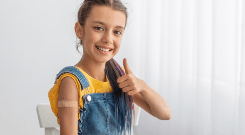 Szczepienia przyszły z Mikołajem. Poradnie i apteki czekają na pacj - grafika