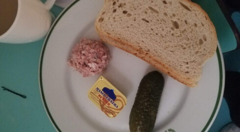 NFZ będzie zachwalać jedzenie szpitalne. Zleca kampanię promocyjną - grafika