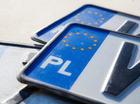 Zmiana w kwestii tablic rejestracyjnych. Dotyczy wszystkich właścici - grafika