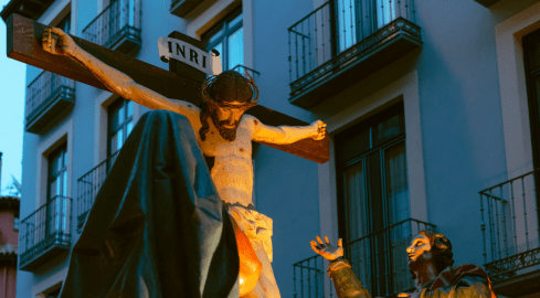 Czy Polacy chcą wolnego w Wielki Piątek? Sondaż dał jednoznaczną  - grafika