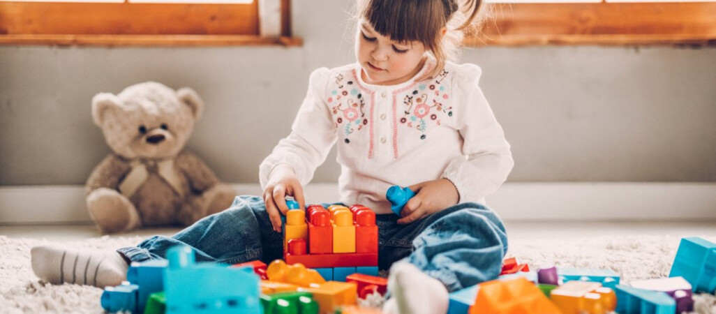 Misia podpalimy, żyrafę rozerwiemy. Wewnątrz laboratorium badania zabawek
