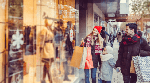W Wigilię sklepy będą zamknięte. Niedziela handlowa przeniesiona - grafika