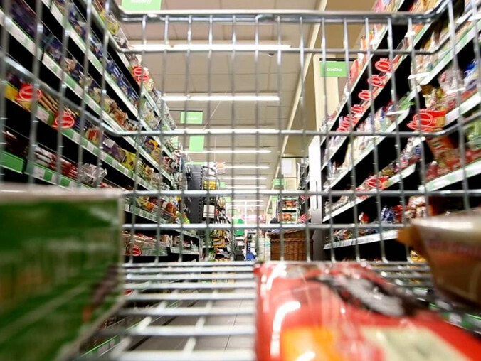 Ceny w górę, spożycie w dół. Czego kupujemy mniej przez podatek c - grafika