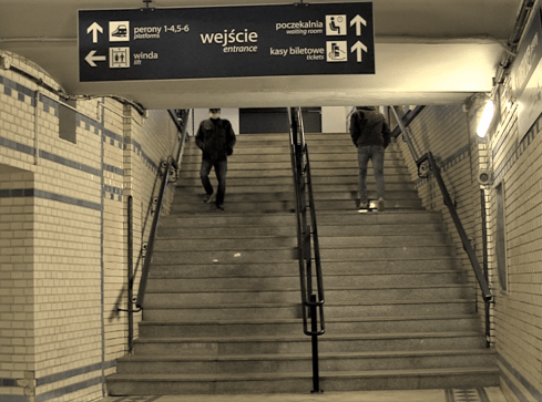 Awaria toalet na dworcu - oburza się czytelnik  - grafika