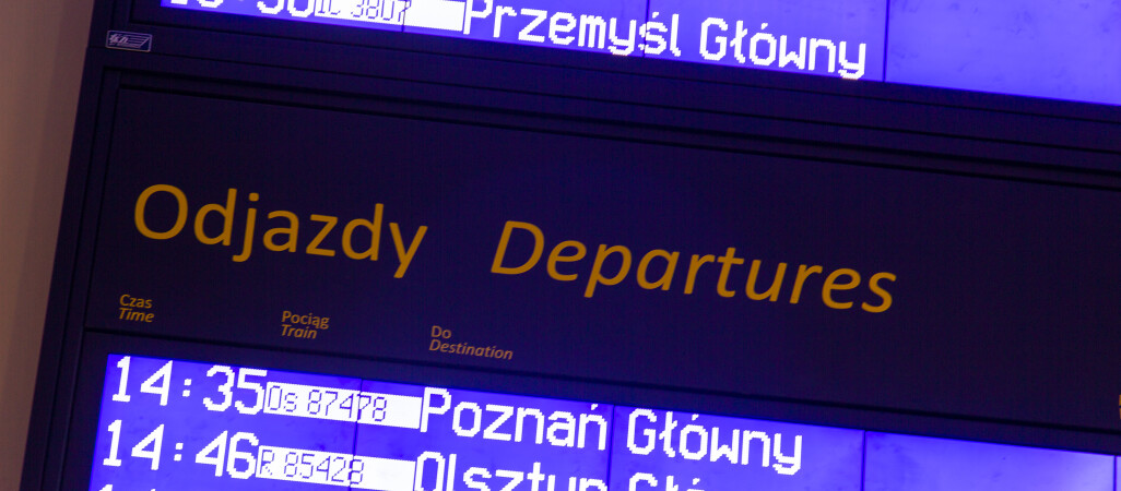 Opóźnienia pociągów przez porywisty wiatr 
