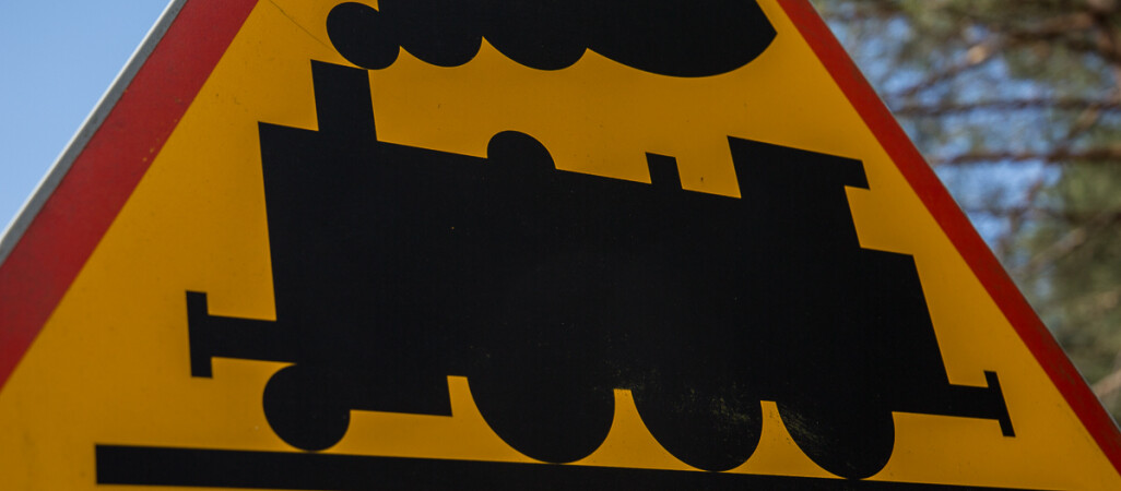 Samochód wjechał pod pociąg na linii Piła - Poznań