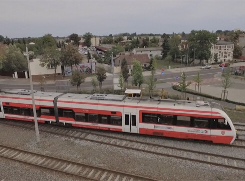 Pasażerowie zadowoleni są z usług Kolei Wielkopolskich  - grafika
