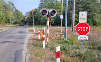 Szlaban złamał się na kasku 70-letniego cyklisty 
